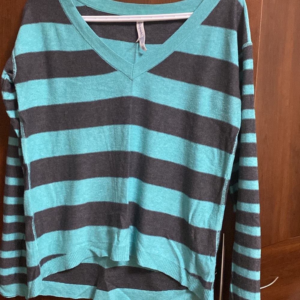 Aeropastale sweater small